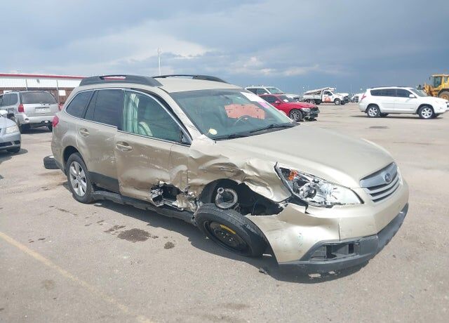2010 SUBARU Outback