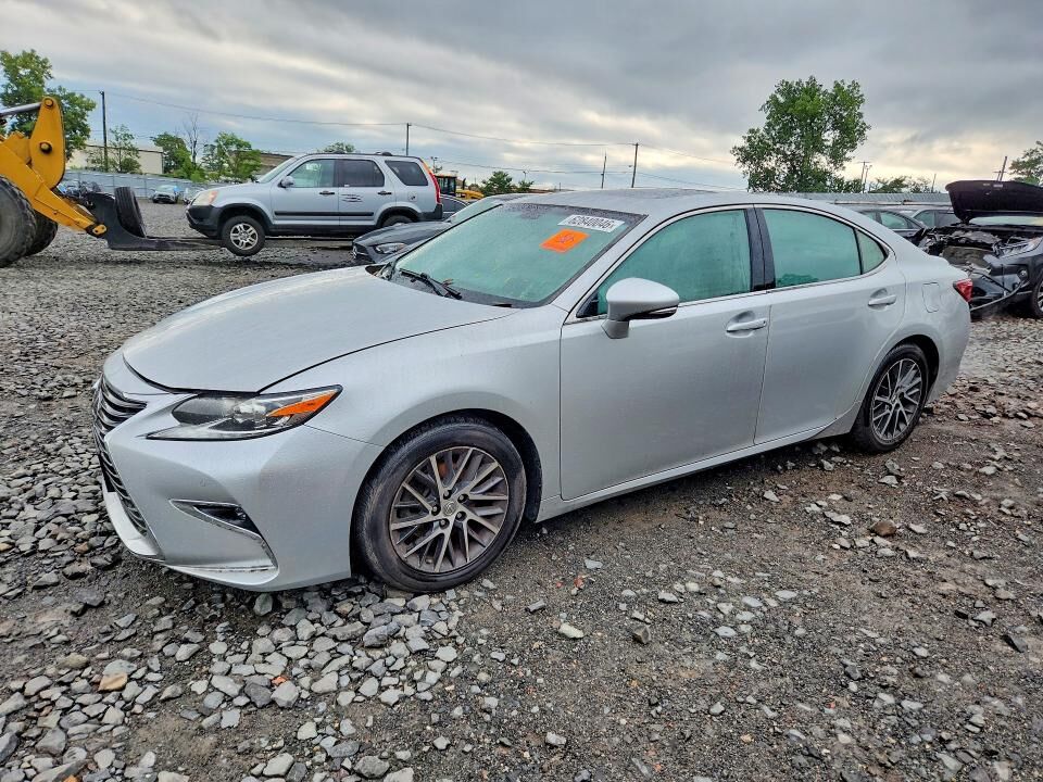 2016 LEXUS ES
