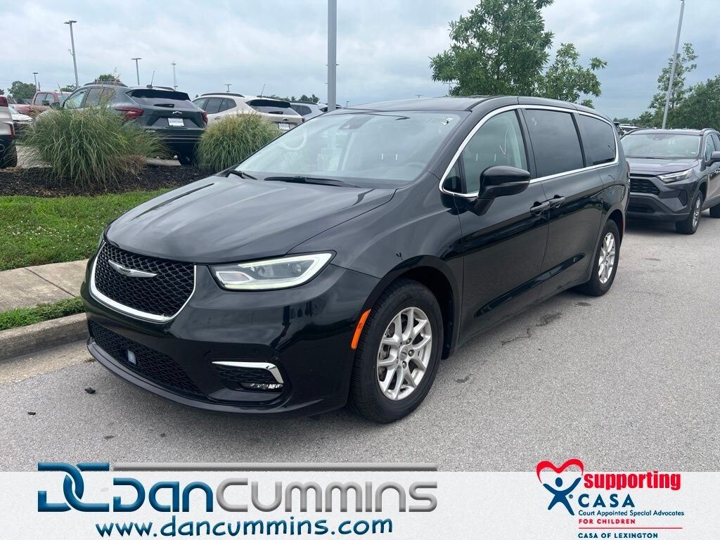 2023 CHRYSLER Pacifica