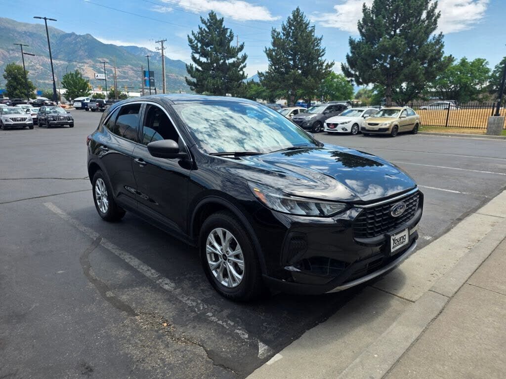 2024 FORD Escape