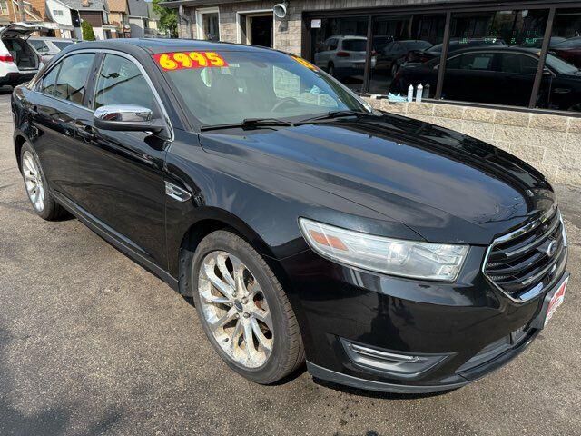 2013 FORD Taurus