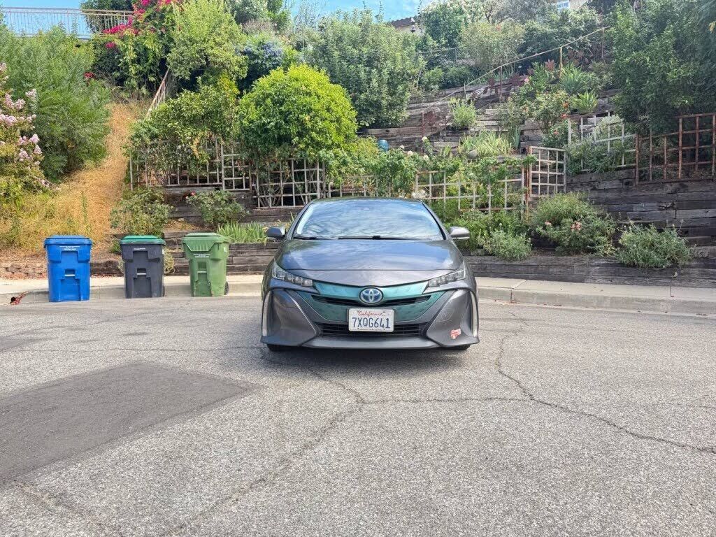 2017 TOYOTA Prius