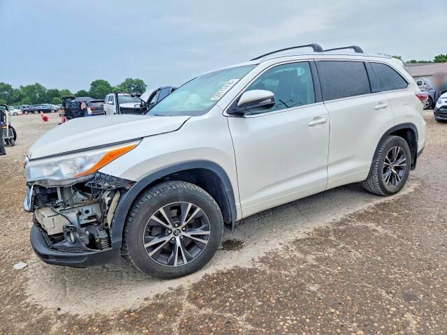 2016 TOYOTA Highlander