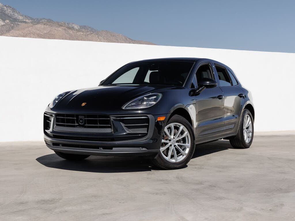 2023 PORSCHE Macan