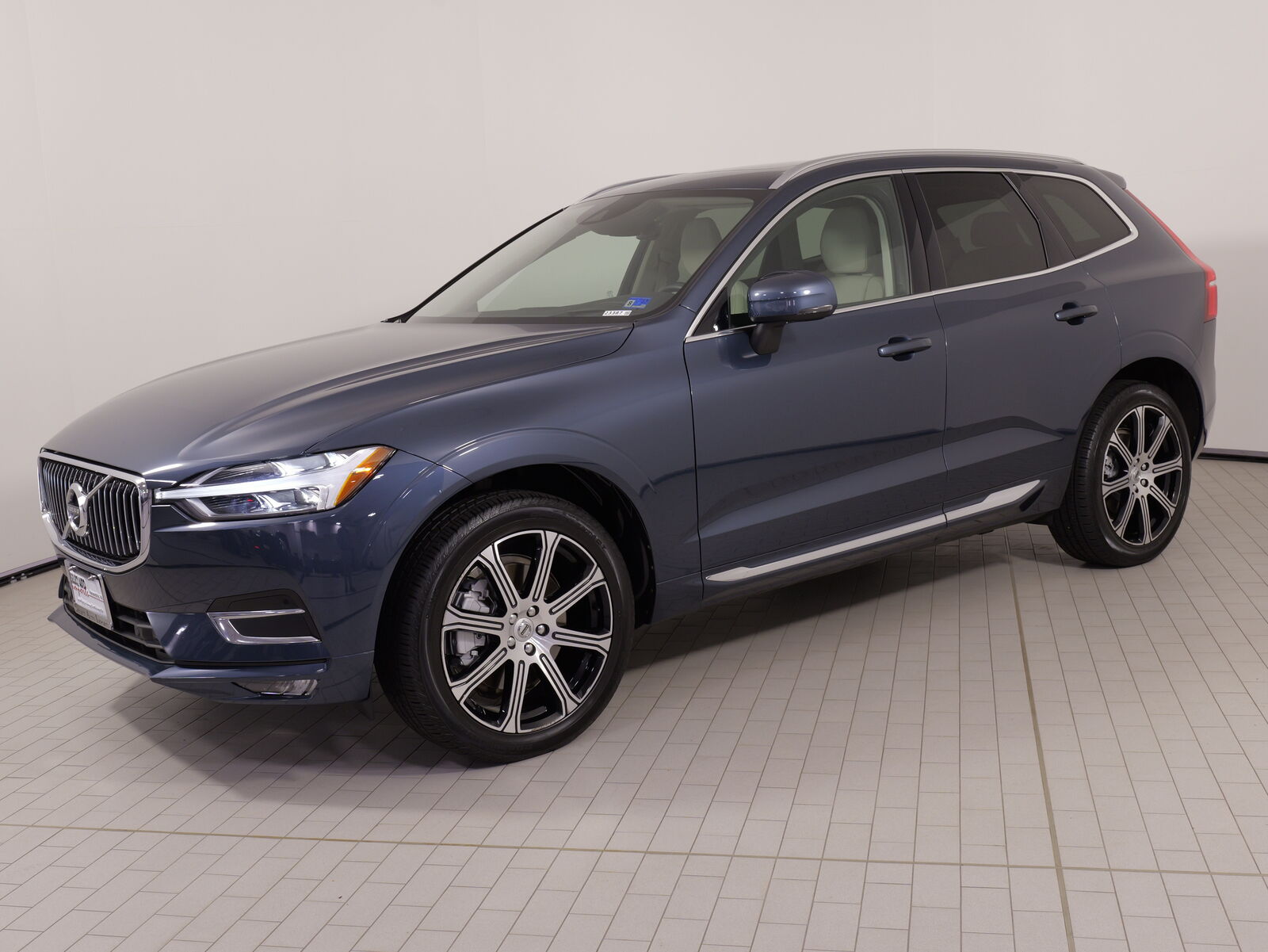 2021 VOLVO XC60