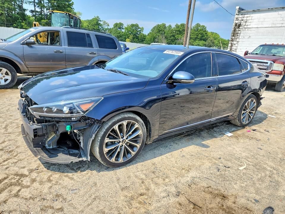 2018 KIA Cadenza