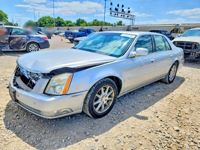 2010 CADILLAC DTS