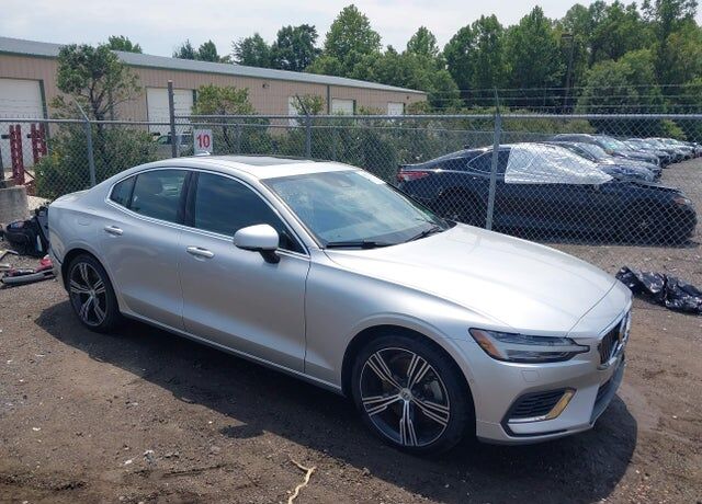 2022 VOLVO S60