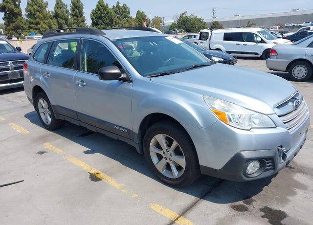 2014 SUBARU Outback