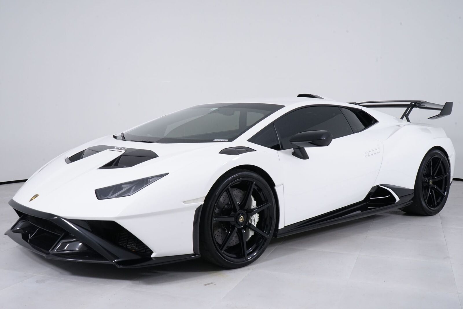 2023 LAMBORGHINI Huracan STO