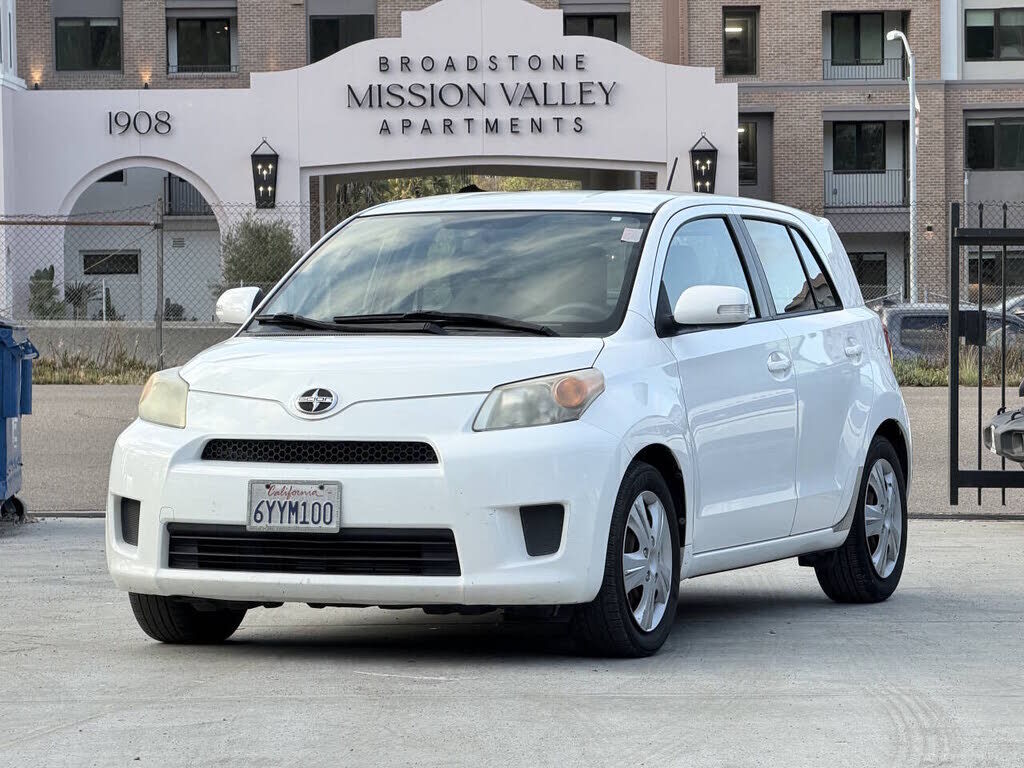 2013 TOYOTA SCION