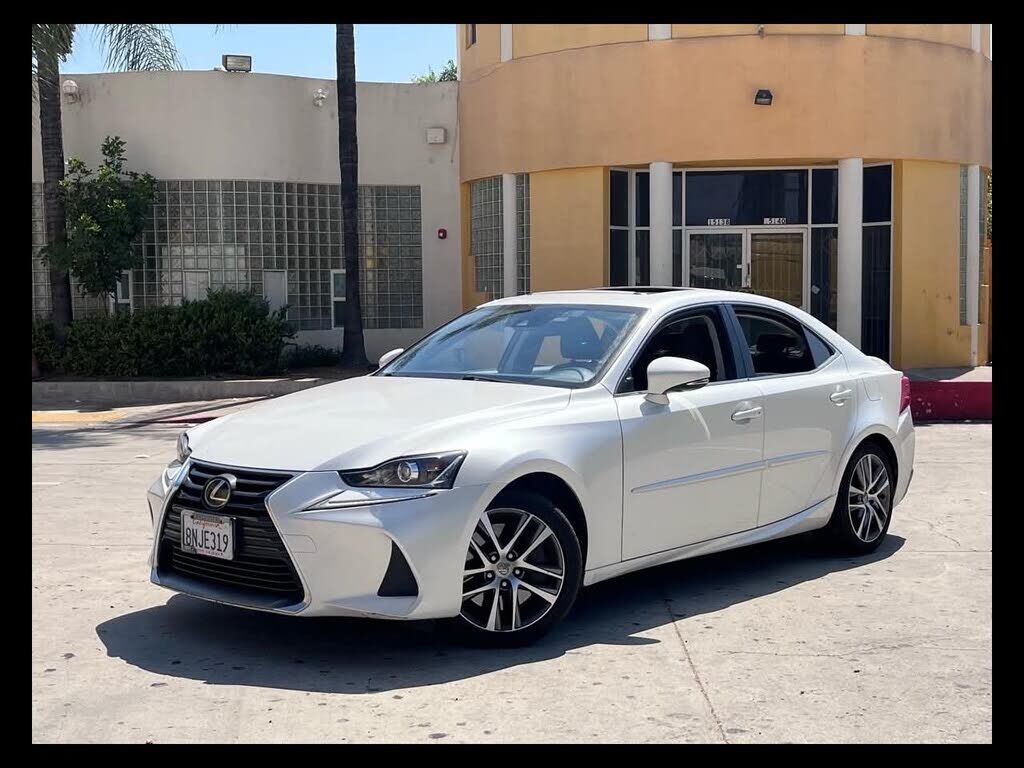 2020 LEXUS IS