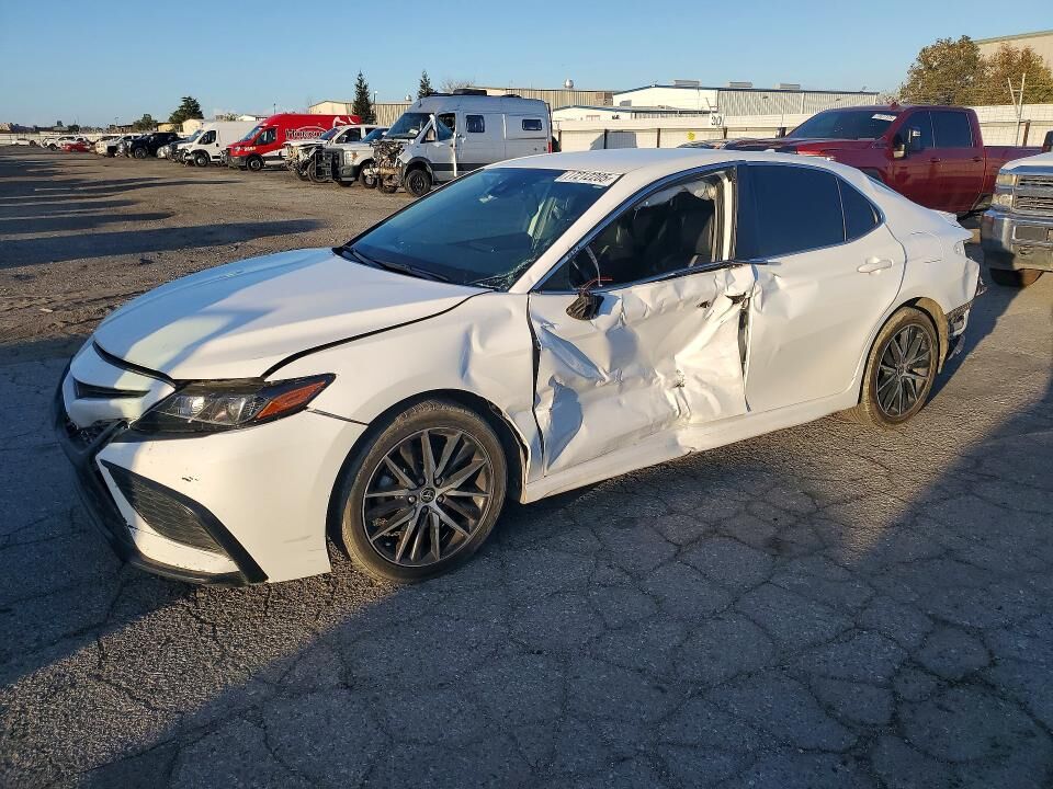 2021 TOYOTA Camry