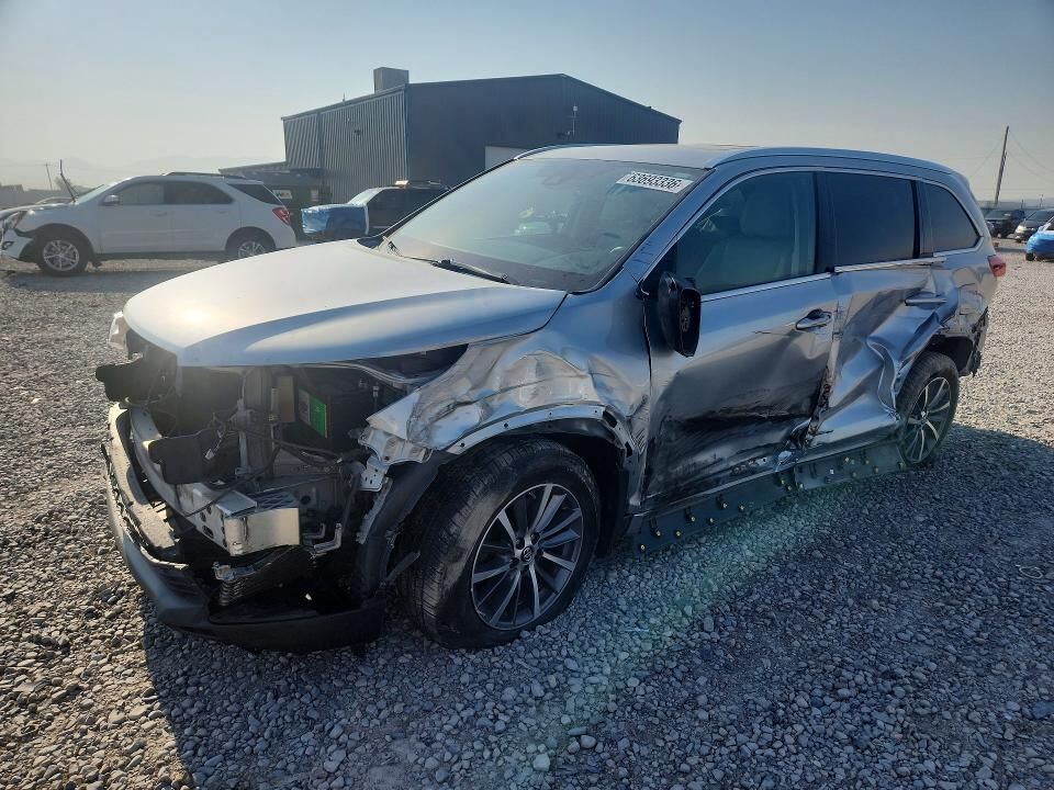 2017 TOYOTA Highlander