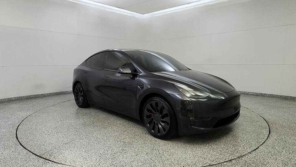 2024 TESLA Model Y