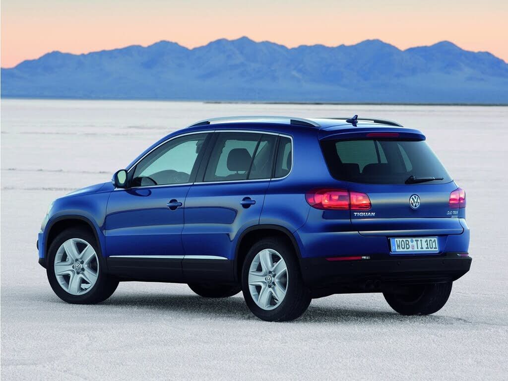 2012 VOLKSWAGEN Tiguan