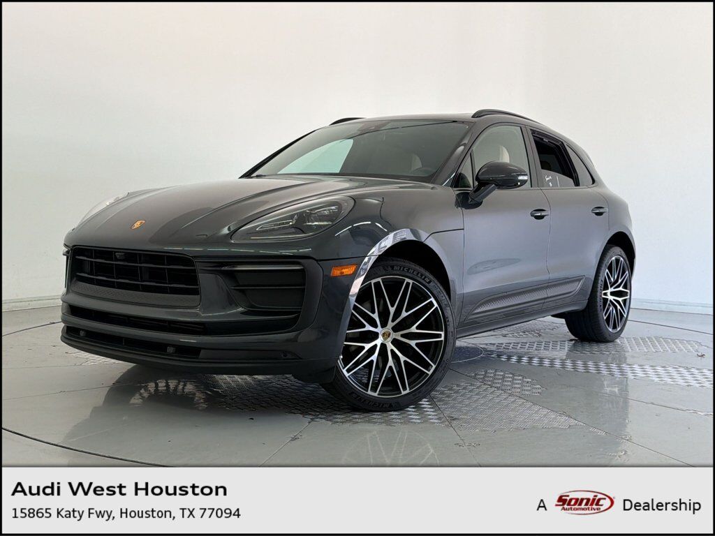 2022 PORSCHE Macan