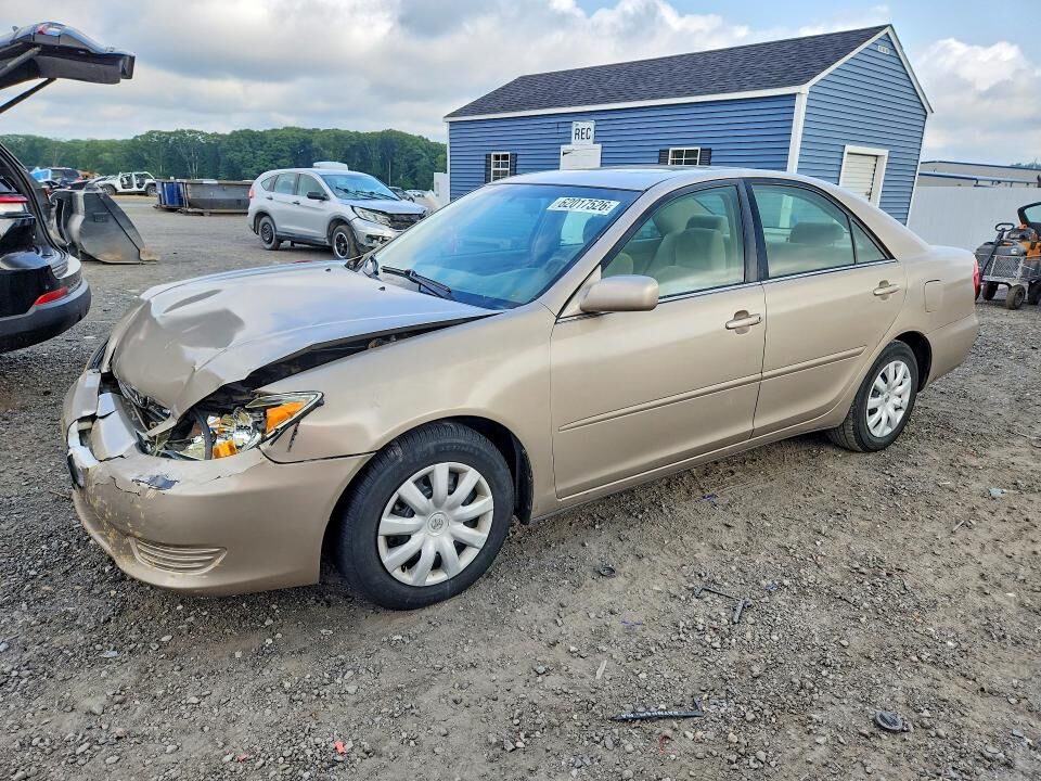 2004 TOYOTA Camry