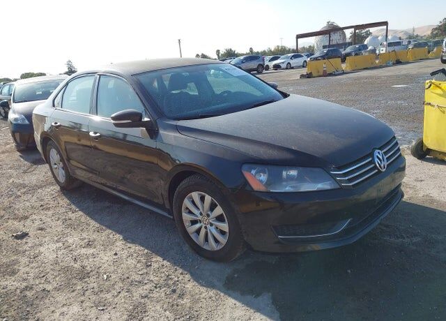 2014 VOLKSWAGEN Passat