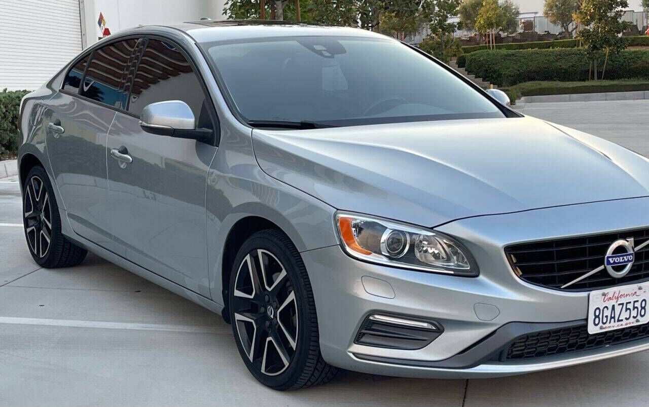 2017 VOLVO S60