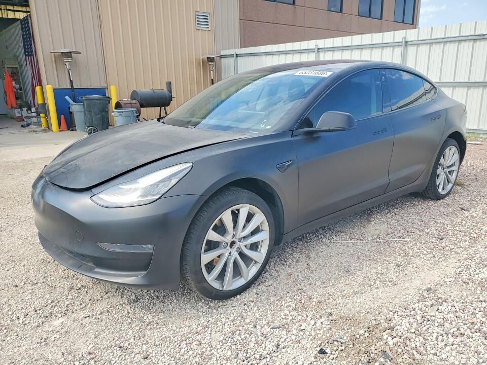 2018 TESLA Model 3