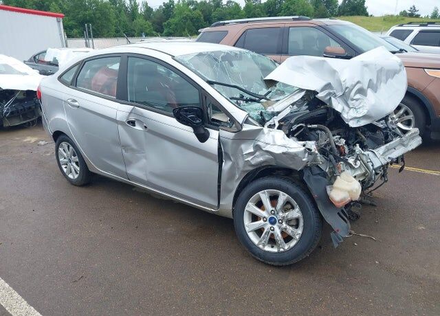 2012 FORD Fiesta