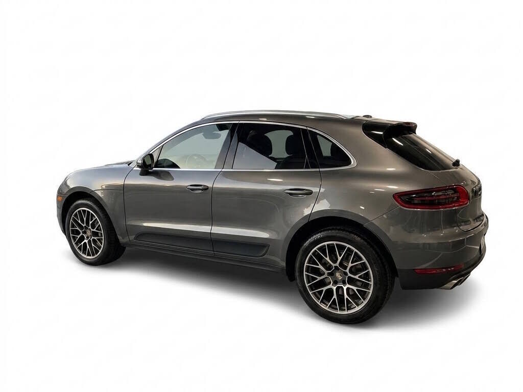 2016 PORSCHE Macan
