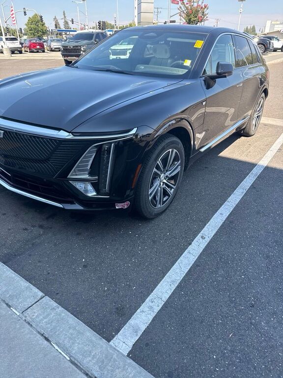 2024 CADILLAC Lyriq
