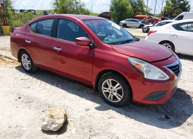 2015 NISSAN Versa