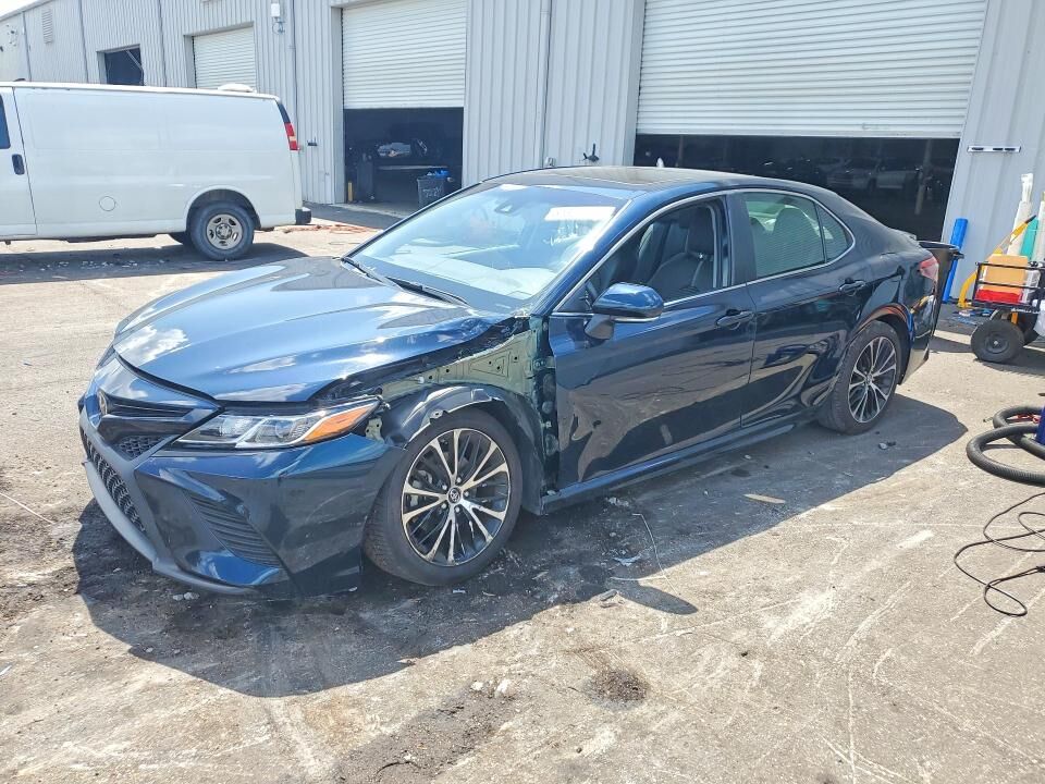 2018 TOYOTA Camry