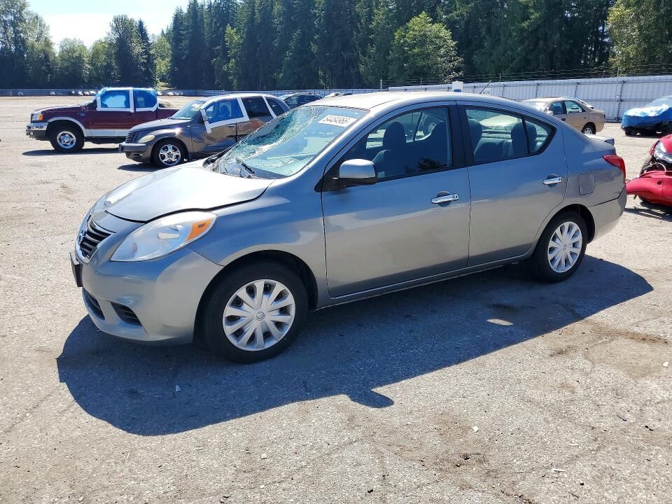 2013 NISSAN Versa