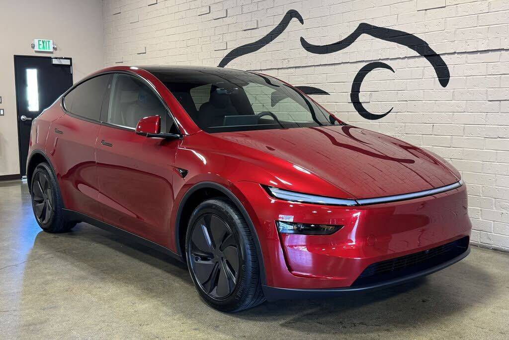 2026 TESLA Model Y