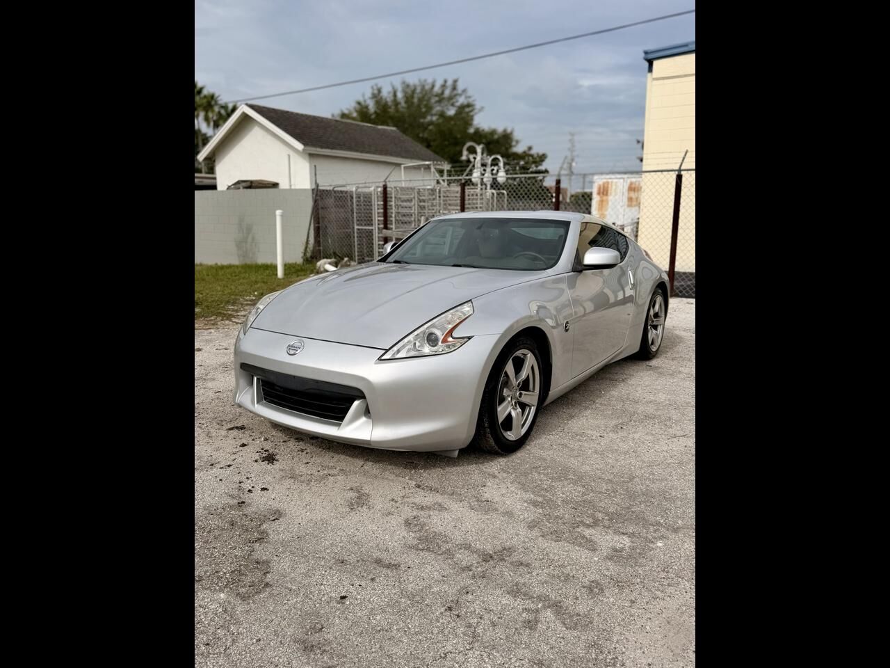 2009 NISSAN 370Z