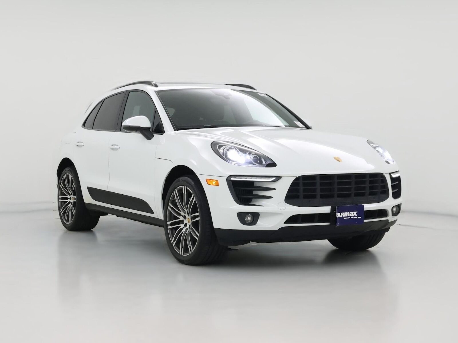 2017 PORSCHE Macan