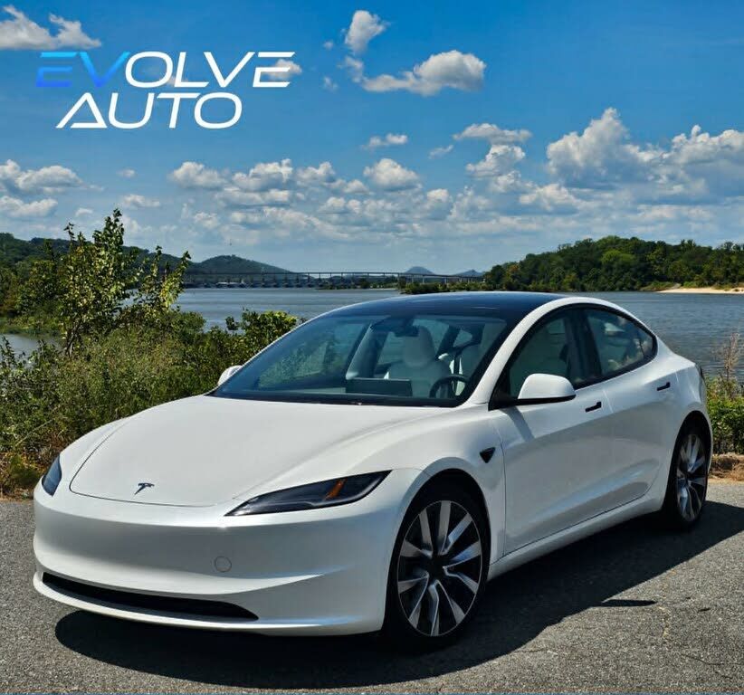 2024 TESLA Model 3