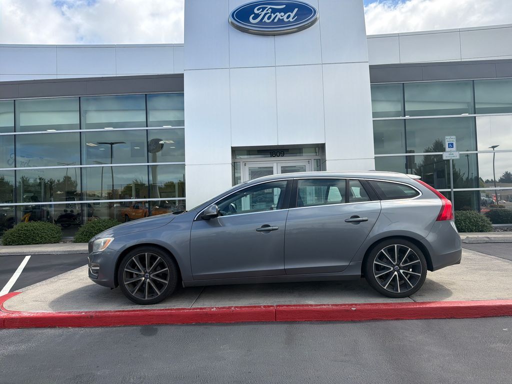 2016 VOLVO V60