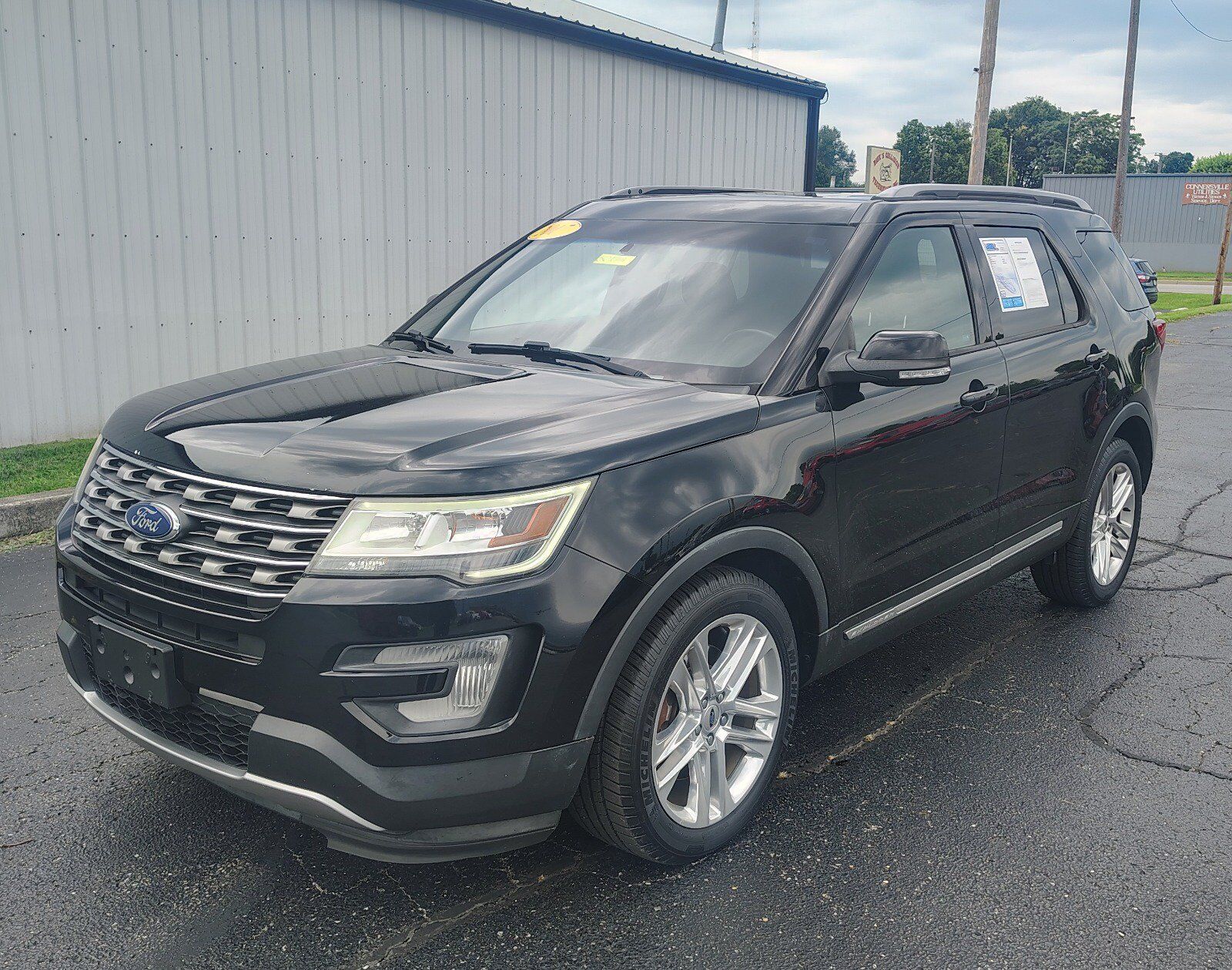 2017 FORD Explorer