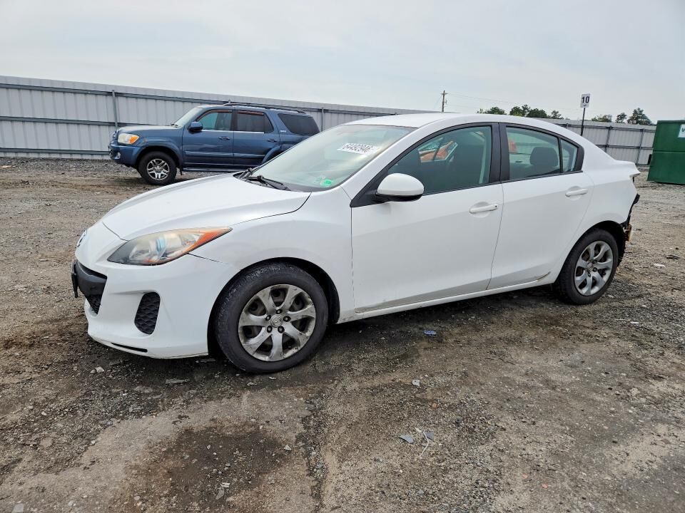 2013 MAZDA Mazda3