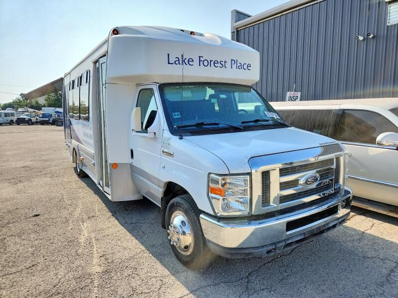 2012 FORD E-450