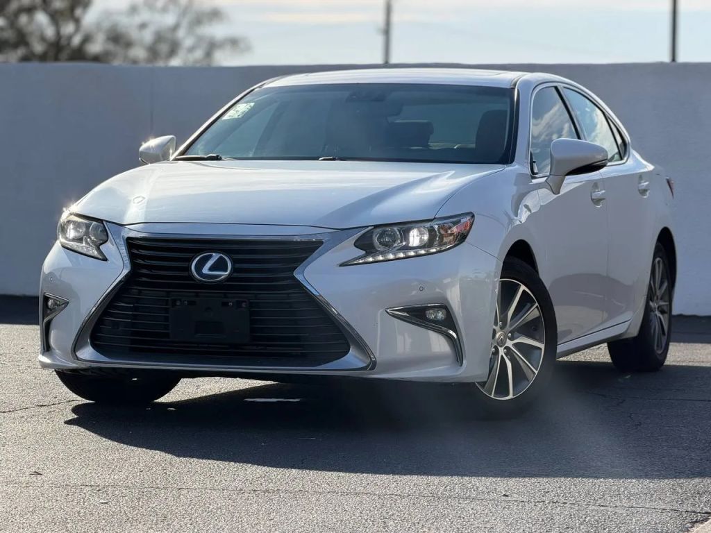 2016 LEXUS ES