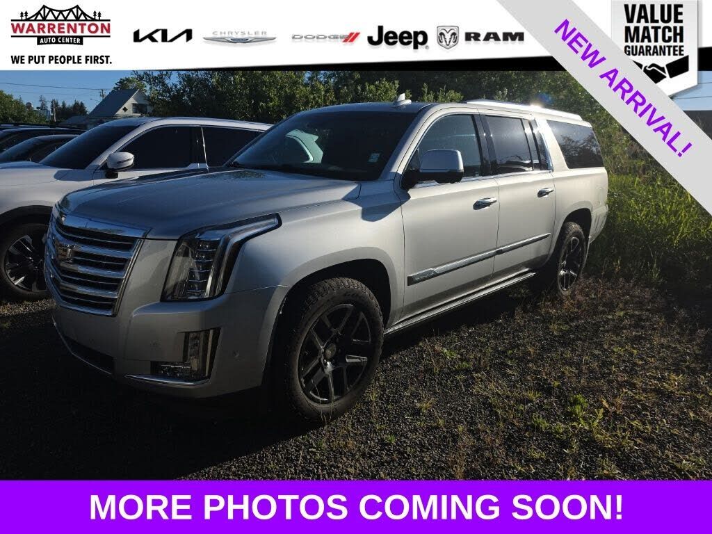 2017 CADILLAC Escalade ESV