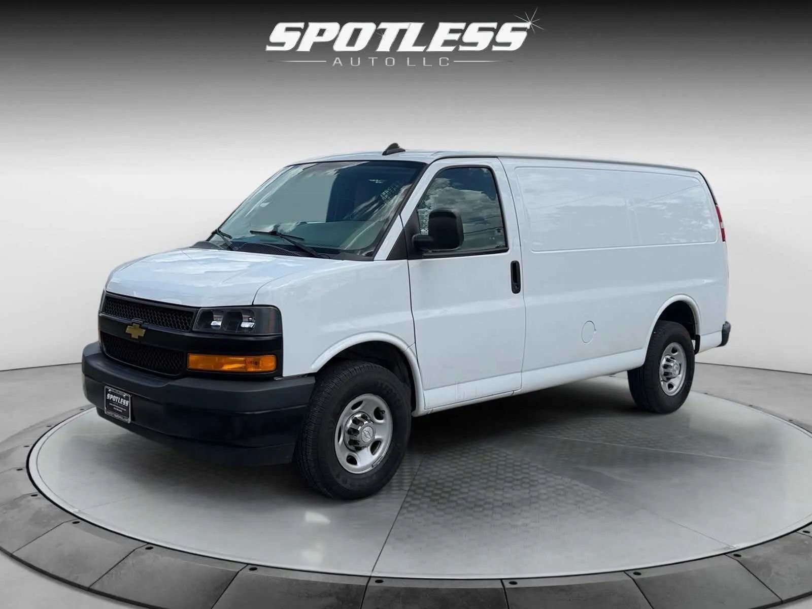 2020 CHEVROLET Express