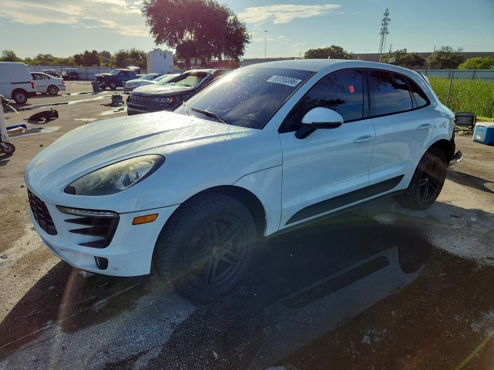 2018 PORSCHE Macan