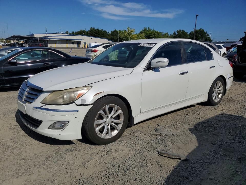 2013 HYUNDAI Genesis