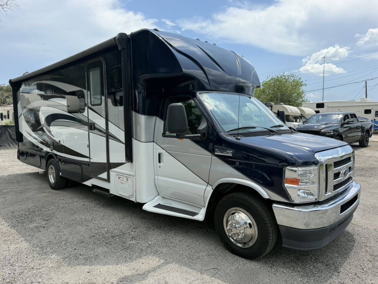 2022 FORD E-450