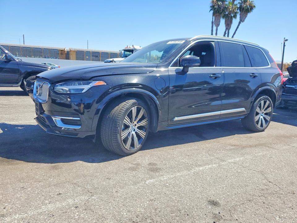 2024 VOLVO XC90