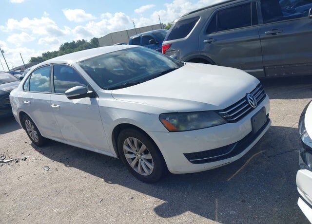 2013 VOLKSWAGEN Passat