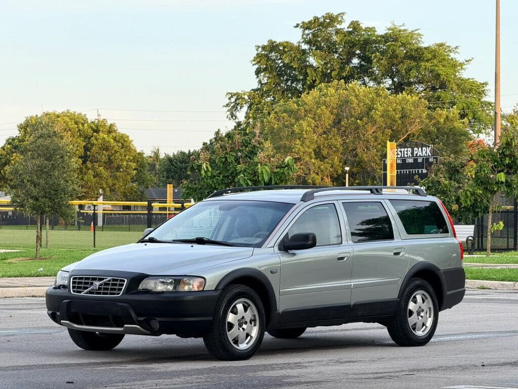 2004 VOLVO XC70