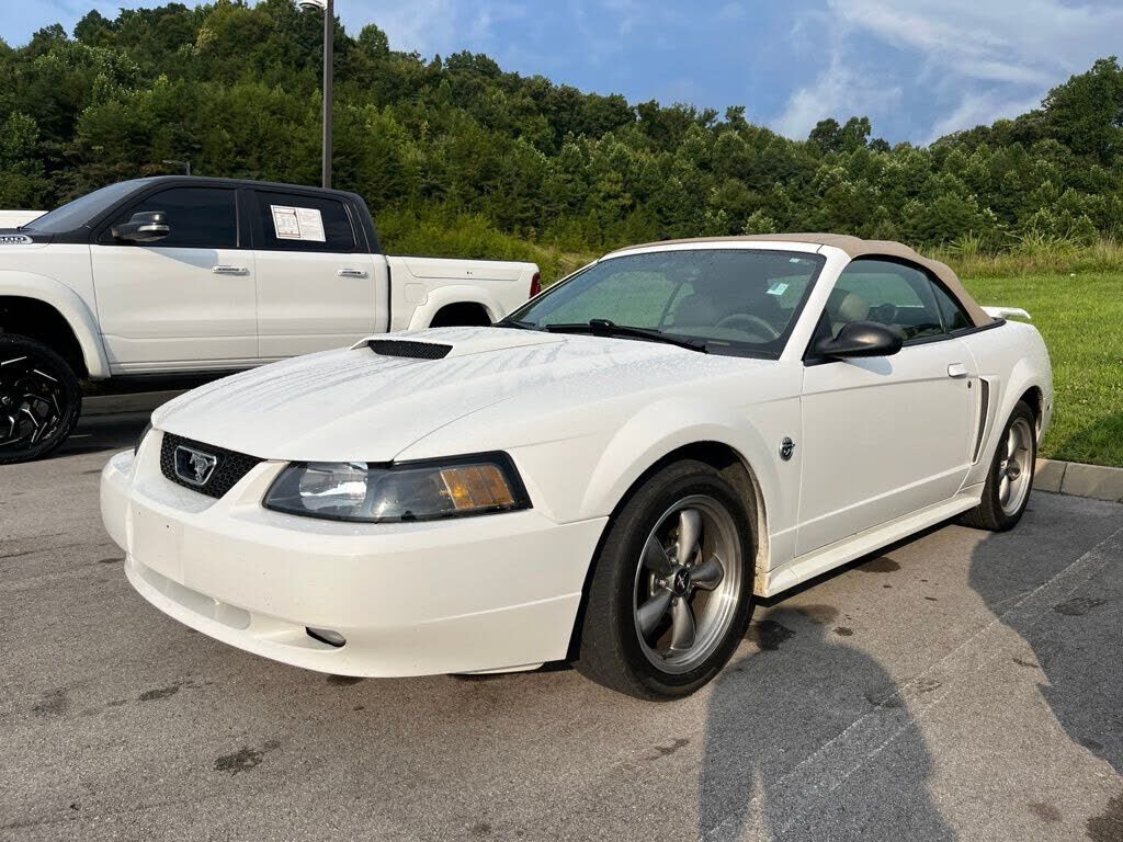 2004 FORD Mustang