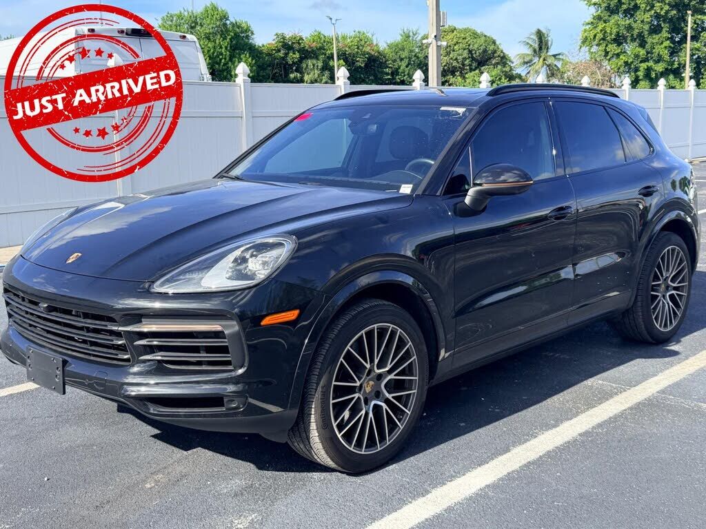 2023 PORSCHE Cayenne